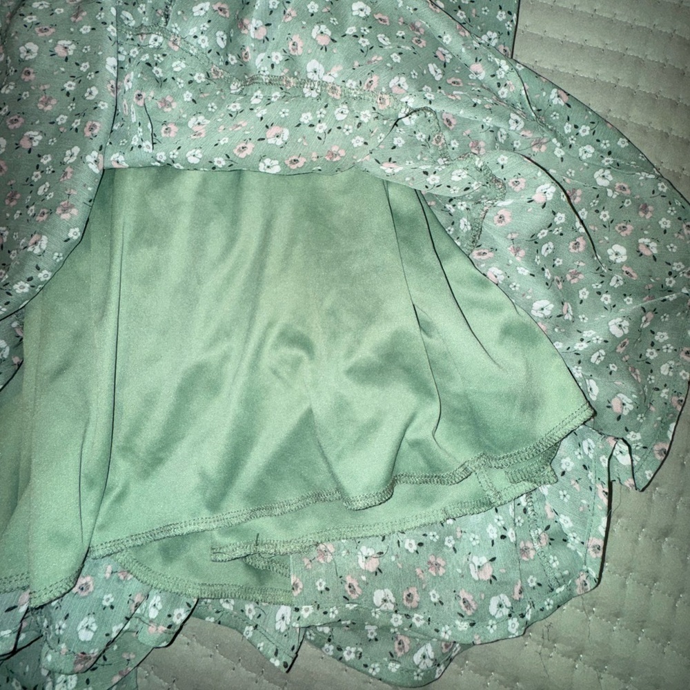 Trixxi Floral Green mini Dress. Size 2X. Worn once. - Picture 6 of 11